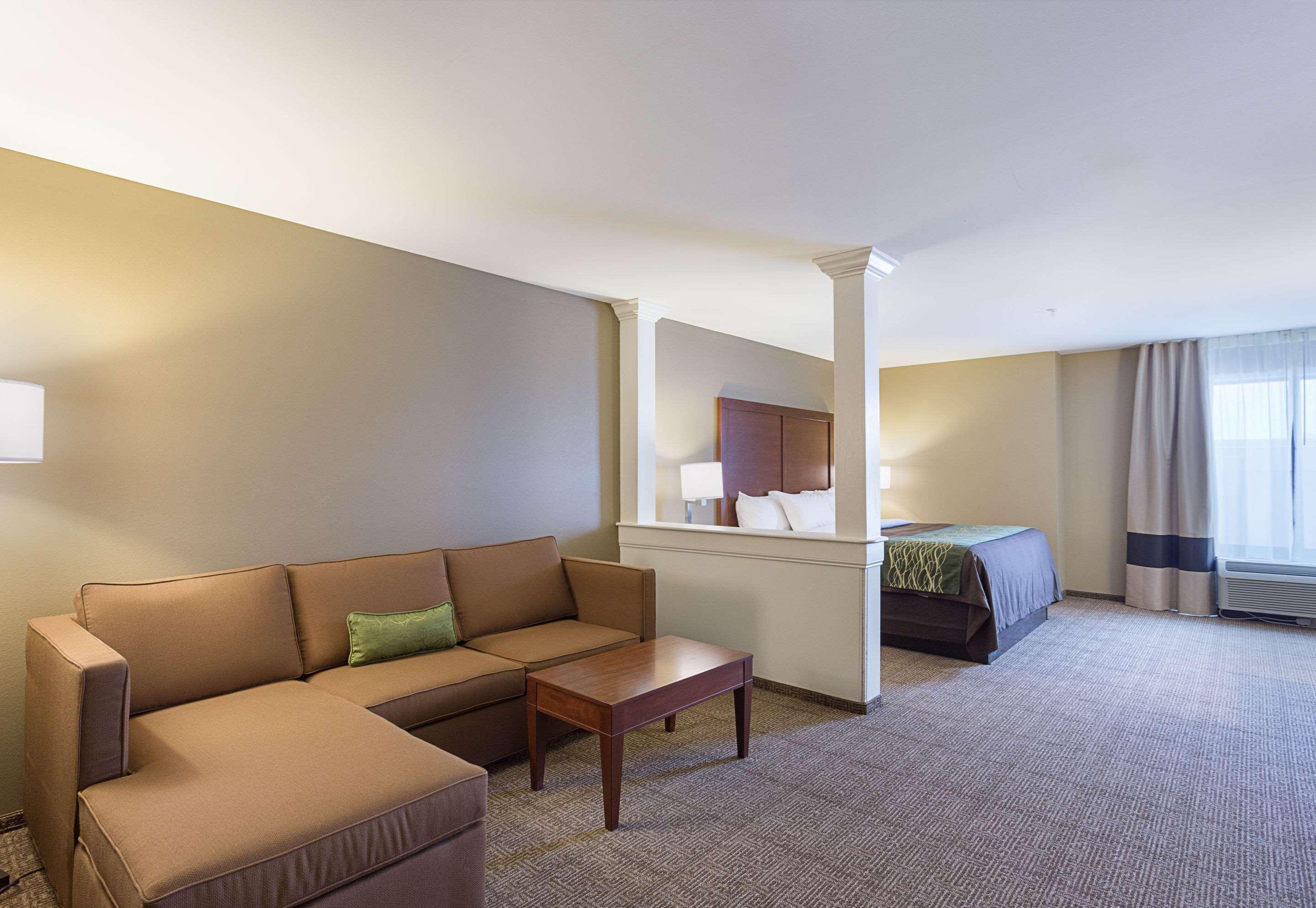 Comfort Inn & Suites Zachary Luaran gambar